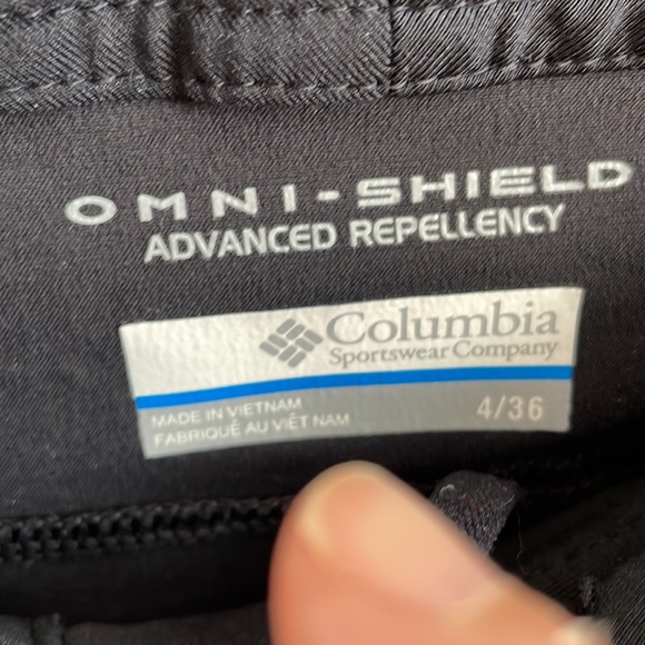 Columbia Omni shield hiking pants. Size 4. Black - Picture 3 of 7